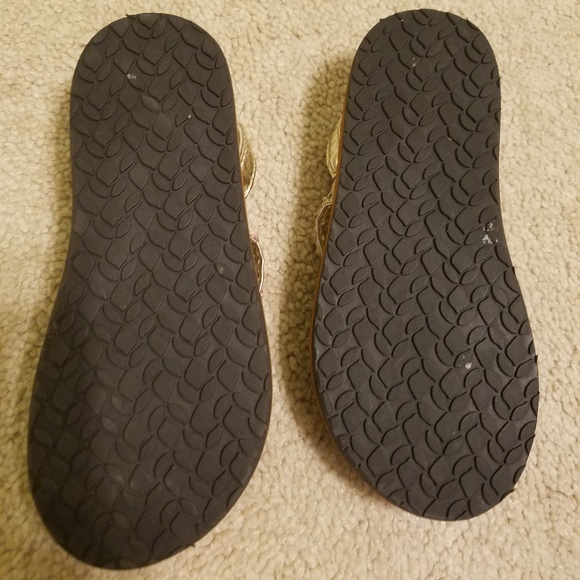 💔💔SOLD💔💔Reef Sandals - Picture 3 of 3